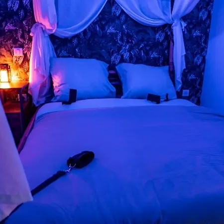 Apartment Tropical Jungle Loveroom Centre Pau