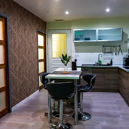 Tropical Jungle Loveroom Centre