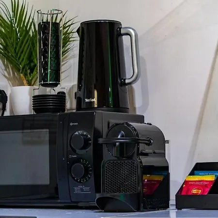 Tropical Jungle Loveroom Centre * Pau