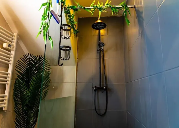 Tropical Jungle Loveroom Centre *