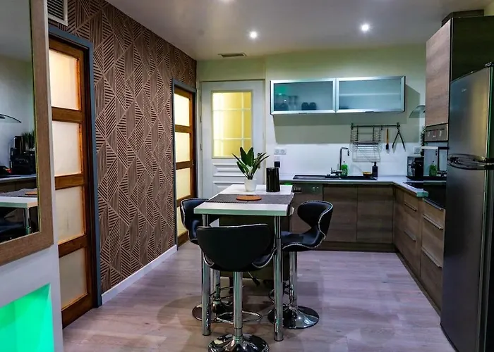 Tropical Jungle Loveroom Centre